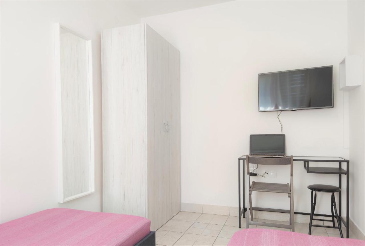Apartments Riba Вис Екстериор снимка