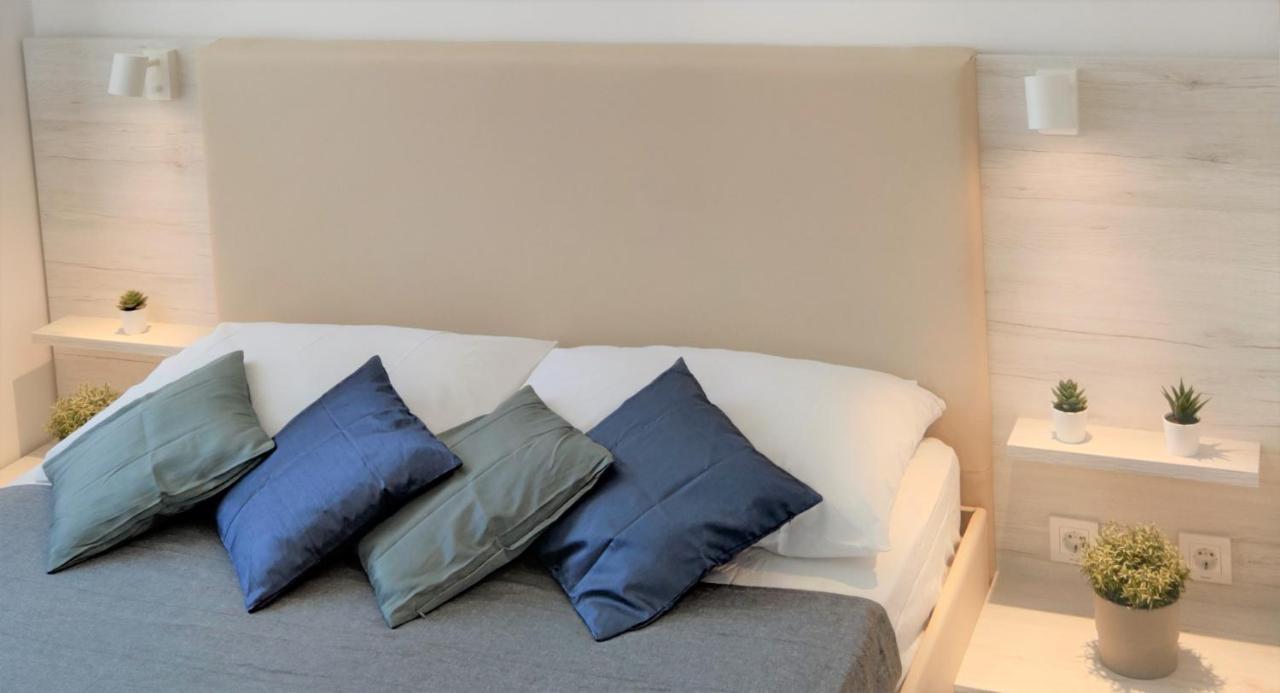 Apartments Riba Вис Екстериор снимка