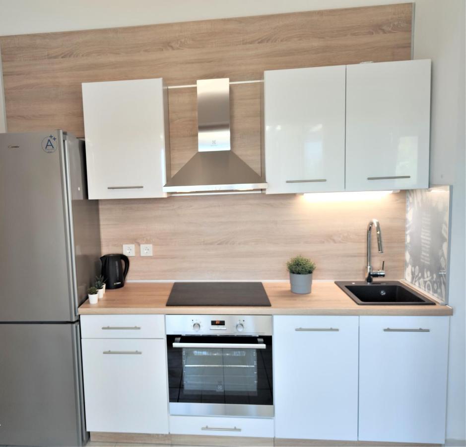 Apartments Riba Вис Екстериор снимка