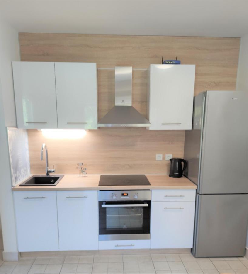 Apartments Riba Вис Екстериор снимка