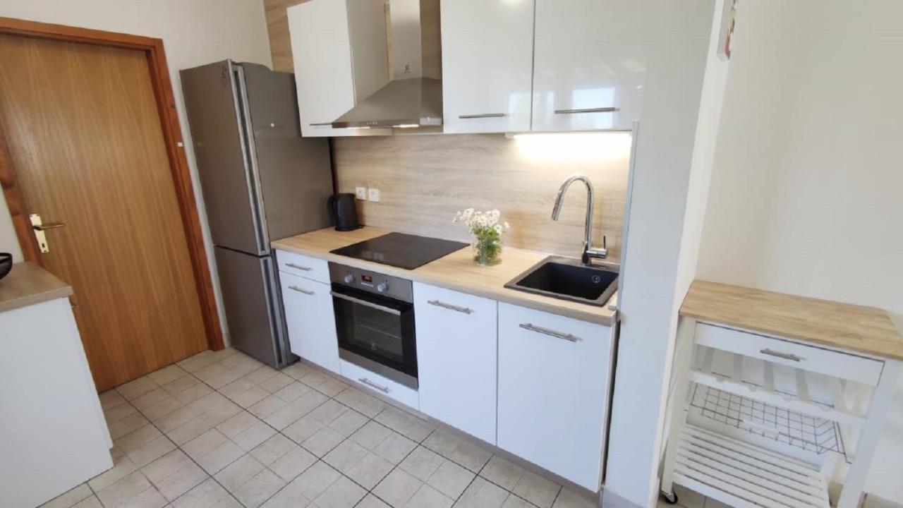 Apartments Riba Вис Екстериор снимка