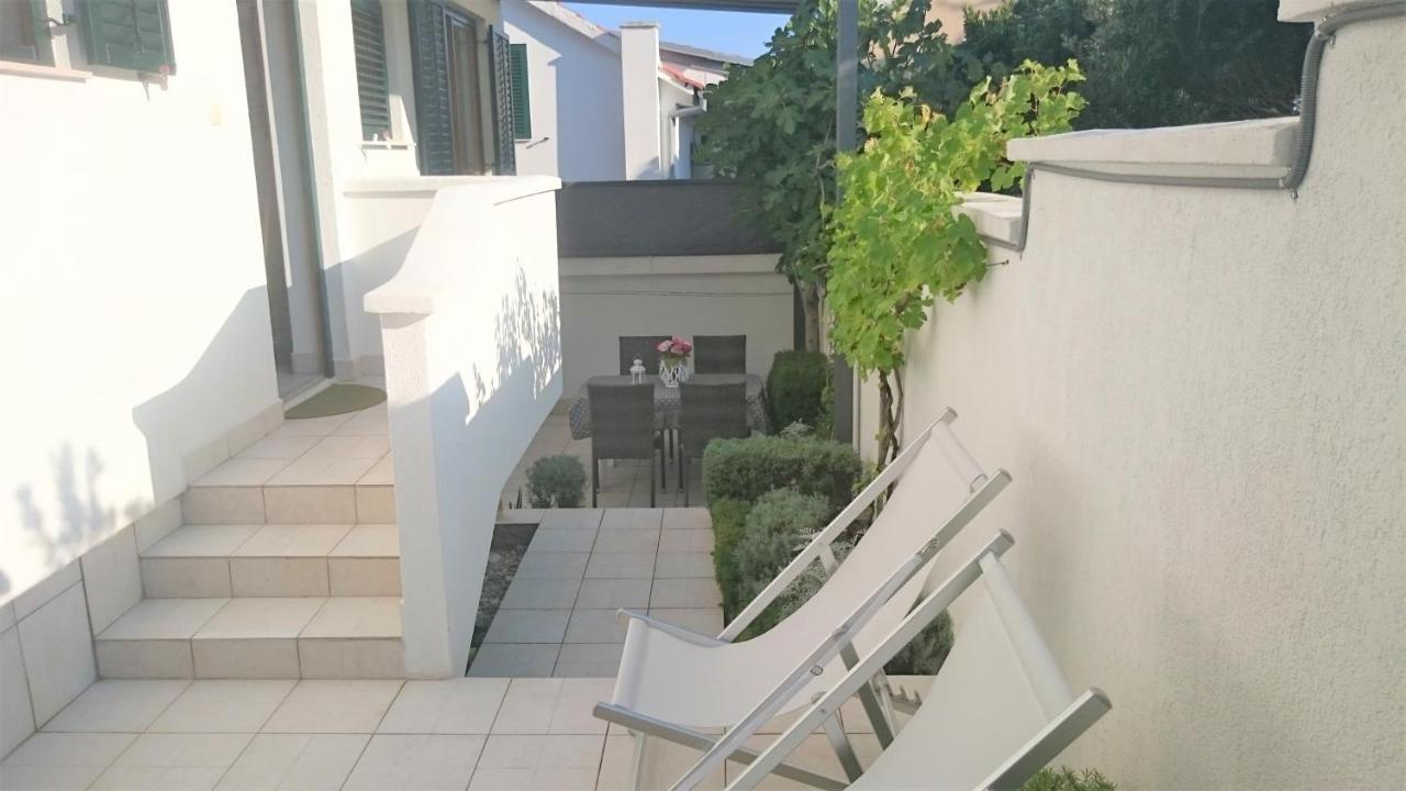 Apartments Riba Вис Стая снимка