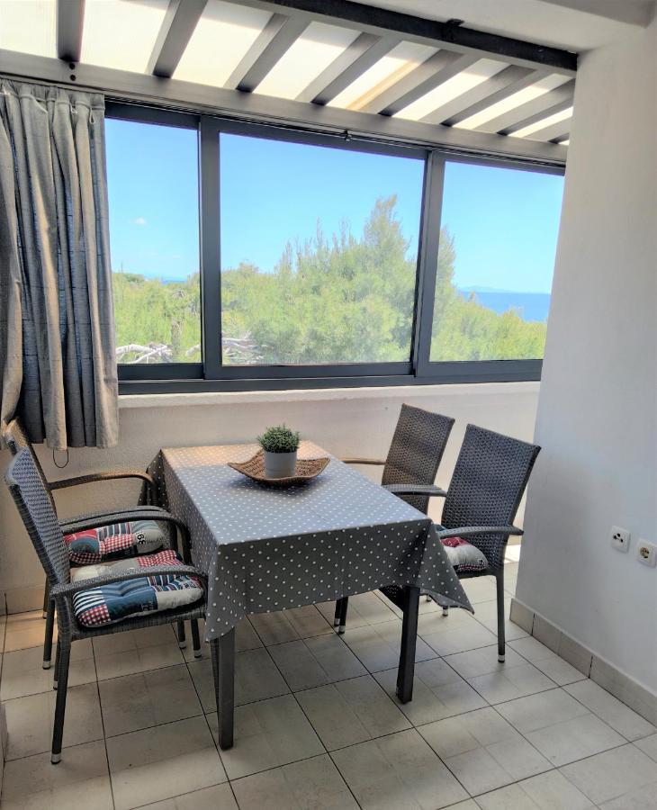 Apartments Riba Вис Стая снимка